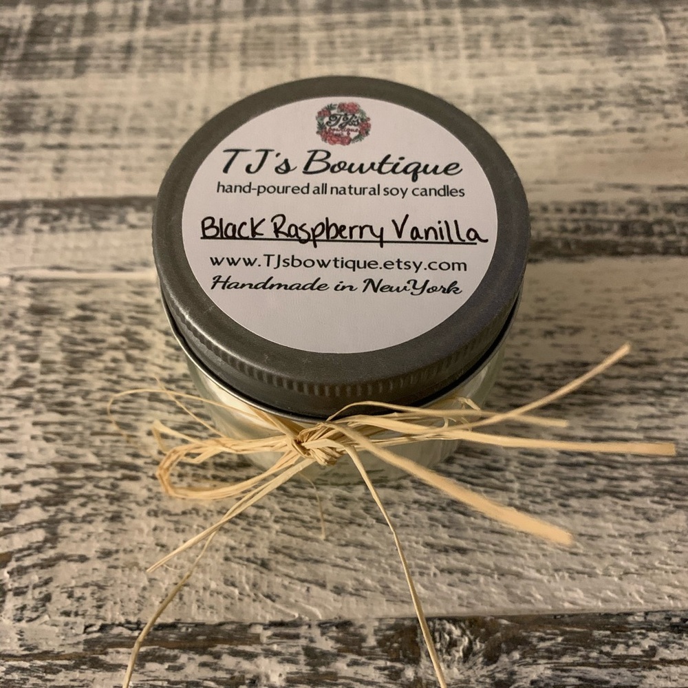 Black raspberry vanilla 4 oz soy candle